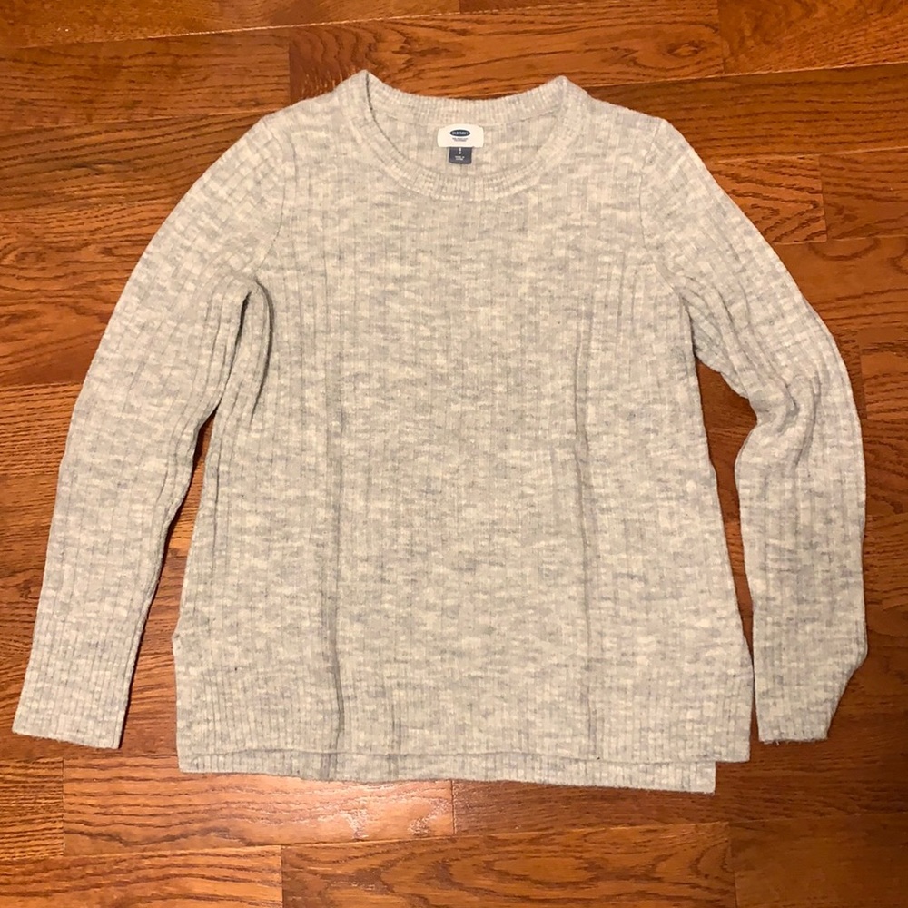 Light grey sweater